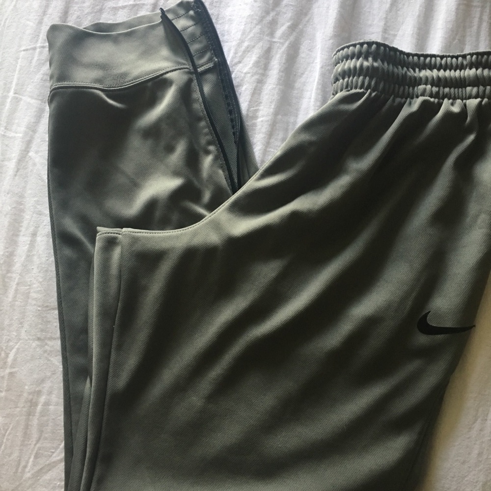 EUC Men’s Nike sweatpants XL